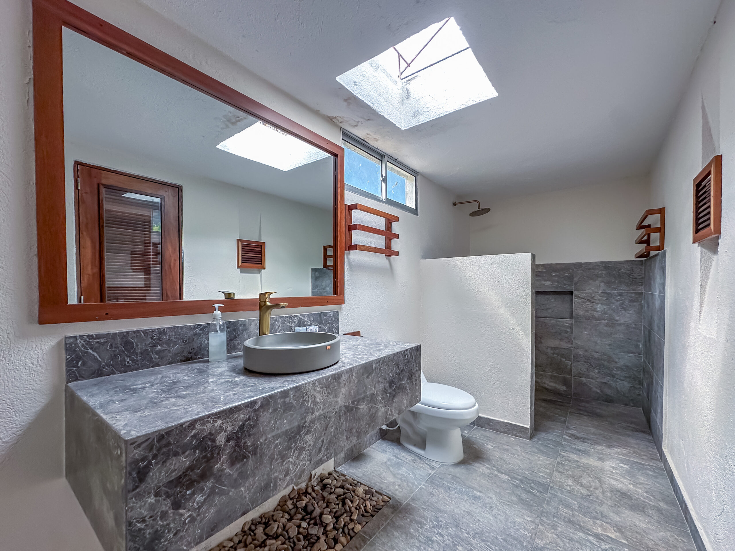 HUKU BEACH HOSTEL